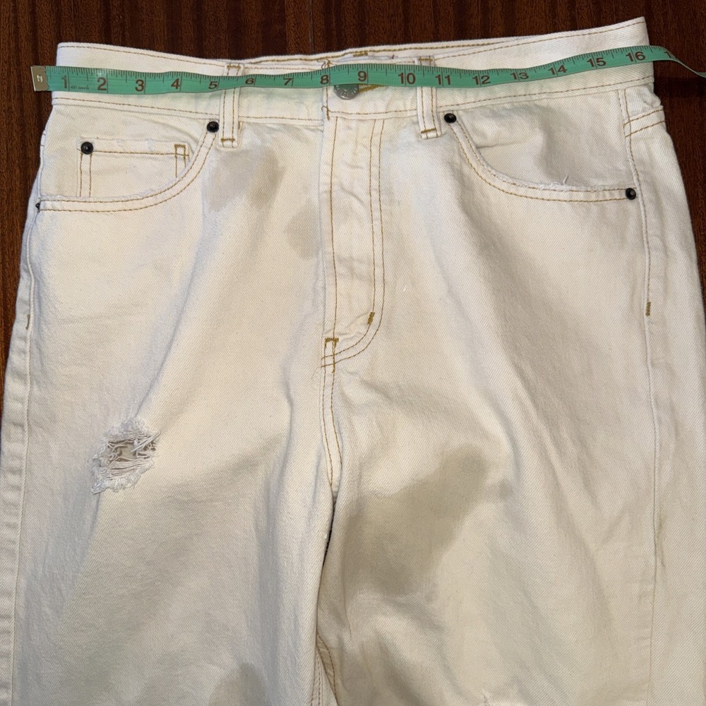 BDG Urban Outfitters Cowboy Jeans Women's Size 31 Ivory Distressed Raw Hem - Picture 6 of 8